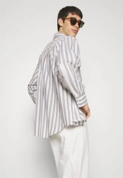 Pier One Carpenter Colored Twill Jeans A SigarettaOff-White Uomo Jeans PI922G04S-A11 12 Pier One Carpenter Colored Twill Jeans A SigarettaOff-White Uomo Jeans PI922G04S-A11 -Noble rain f0d77a0b472943a38700461ba111bcb9