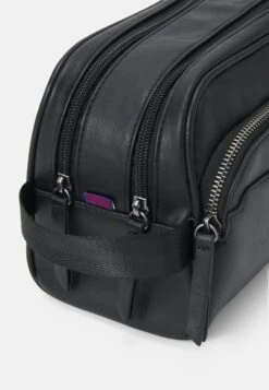 Pier One TrousseBlack Uomo Borse PI952H06P-Q11 -Noble rain f533c08f73014507a19f0f1471b18552