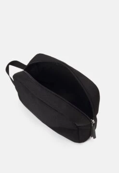 Pier One TrousseBlack Uomo Borse PI952H06N-Q11 7 Pier One TrousseBlack Uomo Borse PI952H06N-Q11 -Noble rain f5c1775f4f7d4b7bb98a15ef62ac1603