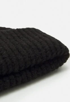 Pier One UnisexBerretto Black Uomo Cappellie Berretti PI954P00T-Q11 5 Pier One UnisexBerretto Black Uomo Cappellie Berretti PI954P00T-Q11 -Noble rain fad45b80a2a94c53b2881f142b413622